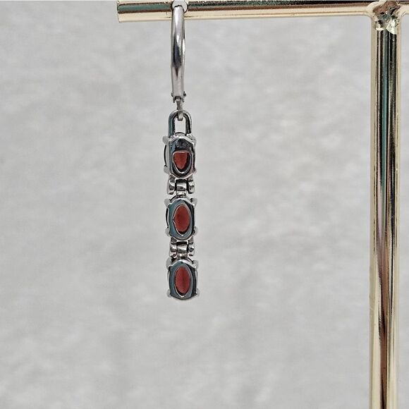 3 Stone, Natural Garnet earrings in stainless steel. - Picture 5 of 5